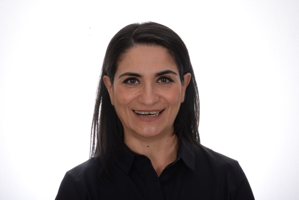 Case 49, smile makeover: smile before treatment by prosthodontist Dr. Esam Nahlah, Northern Virginia